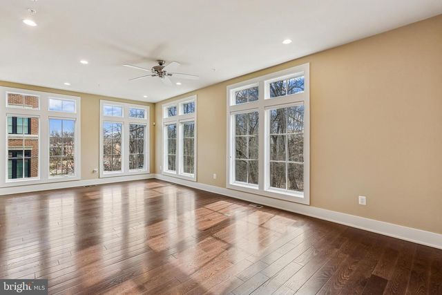 3675 CHEVY CHASE LAKE DR, Chevy Chase, MD 20815