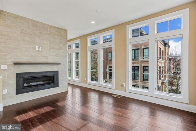 3675 CHEVY CHASE LAKE DR, Chevy Chase, MD 20815