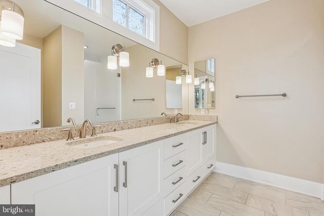 3675 CHEVY CHASE LAKE DR, Chevy Chase, MD 20815