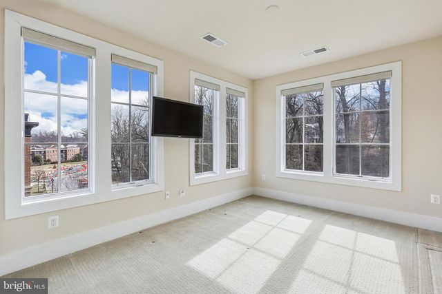 3675 CHEVY CHASE LAKE DR, Chevy Chase, MD 20815