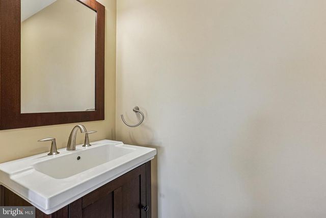 3675 CHEVY CHASE LAKE DR, Chevy Chase, MD 20815