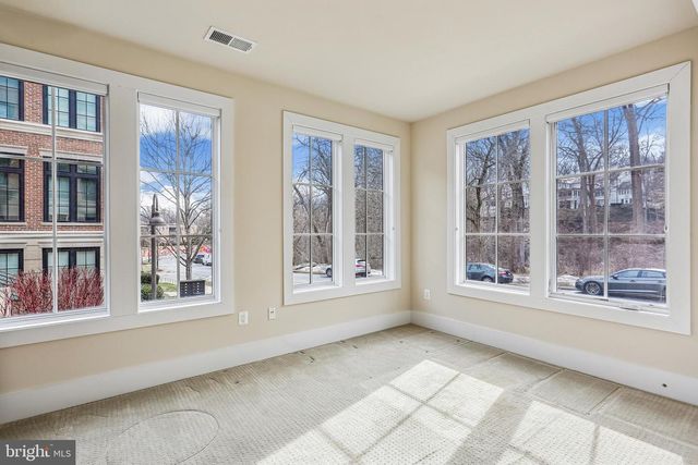 3675 CHEVY CHASE LAKE DR, Chevy Chase, MD 20815