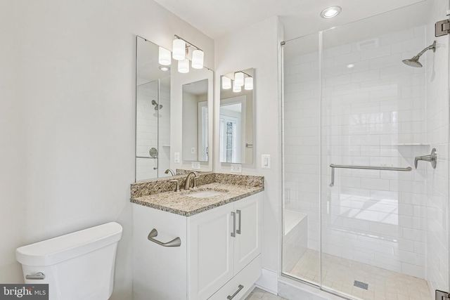 3675 CHEVY CHASE LAKE DR, Chevy Chase, MD 20815