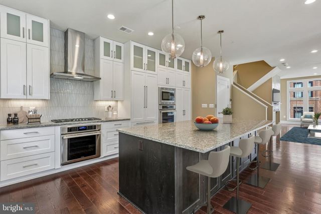 3675 CHEVY CHASE LAKE DR, Chevy Chase, MD 20815