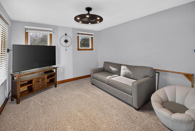 S89W22720 Milwaukee AVENUE, Big Bend, WI 53103
