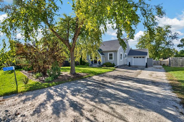 S89W22720 Milwaukee AVENUE, Big Bend, WI 53103