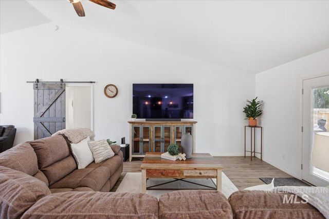 2441 N Snow Goose Way, Meridian, ID 83646