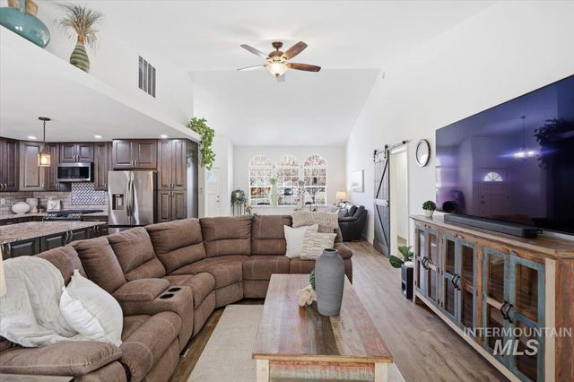 2441 N Snow Goose Way, Meridian, ID 83646