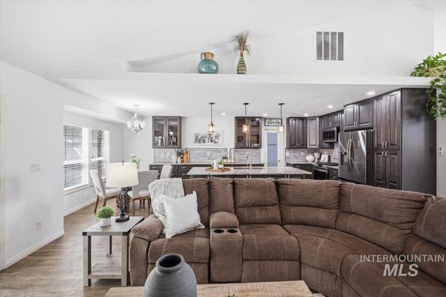 2441 N Snow Goose Way, Meridian, ID 83646