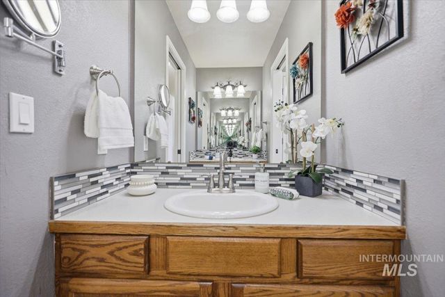 2441 N Snow Goose Way, Meridian, ID 83646