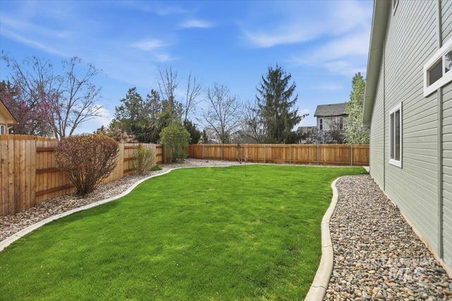 2441 N Snow Goose Way, Meridian, ID 83646