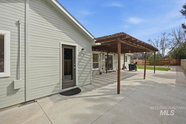 2441 N Snow Goose Way, Meridian, ID 83646