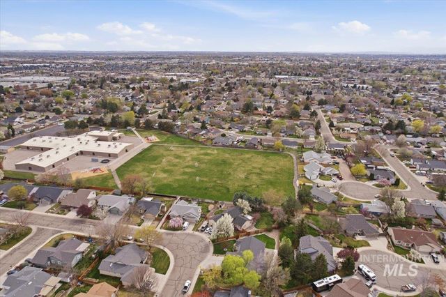 2441 N Snow Goose Way, Meridian, ID 83646