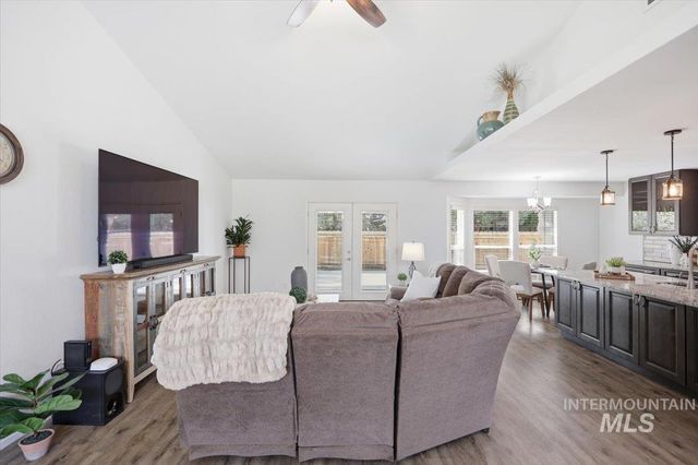 2441 N Snow Goose Way, Meridian, ID 83646