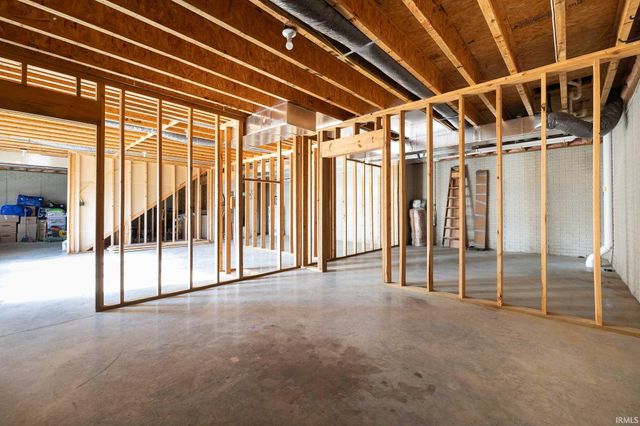 6404 N Braksway Drive, Bloomington, IN 47408