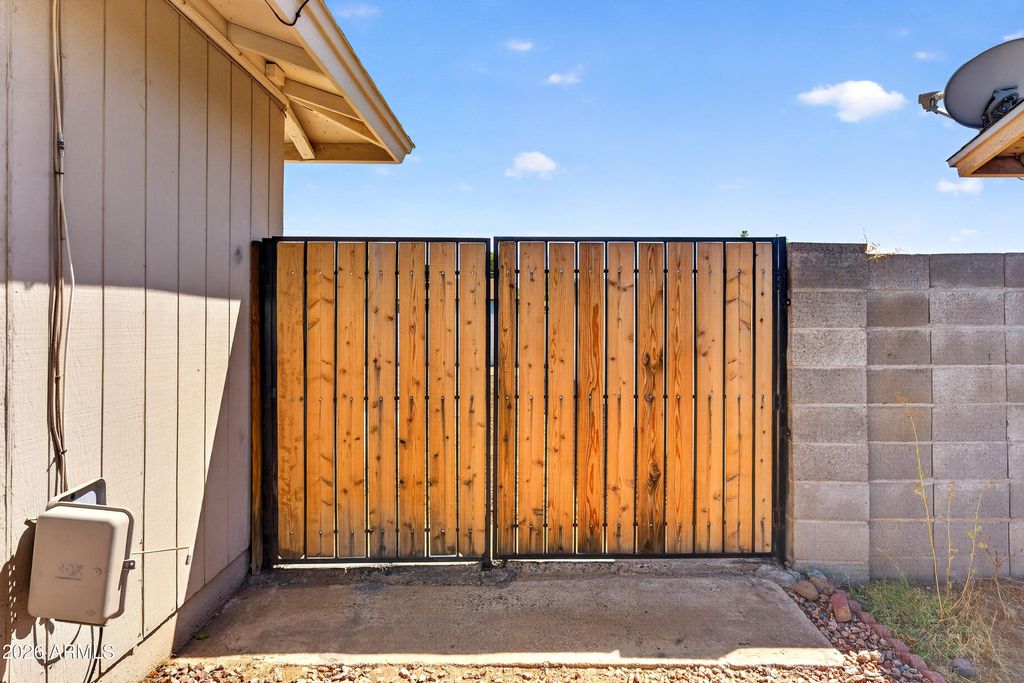 2225 W TOPEKA Drive, Phoenix, AZ 85027 — photo 5