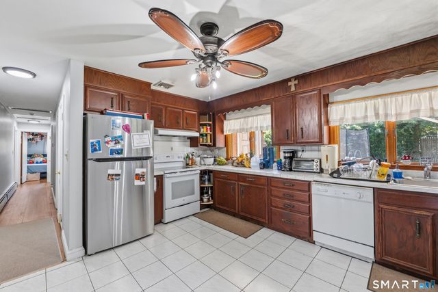 4 Francis Road, Danbury, CT 06810