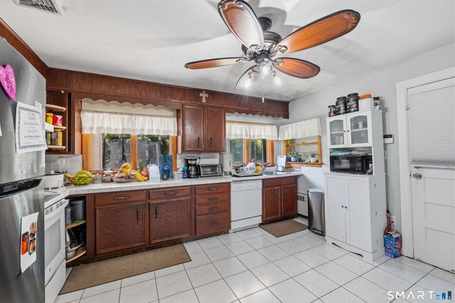 4 Francis Road, Danbury, CT 06810