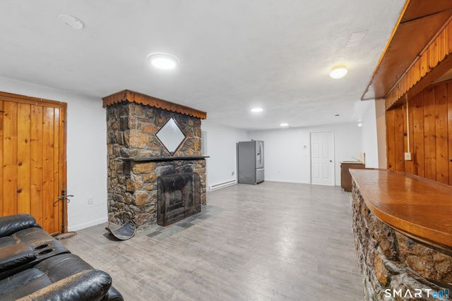 4 Francis Road, Danbury, CT 06810