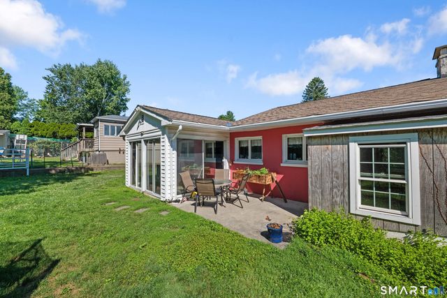 4 Francis Road, Danbury, CT 06810