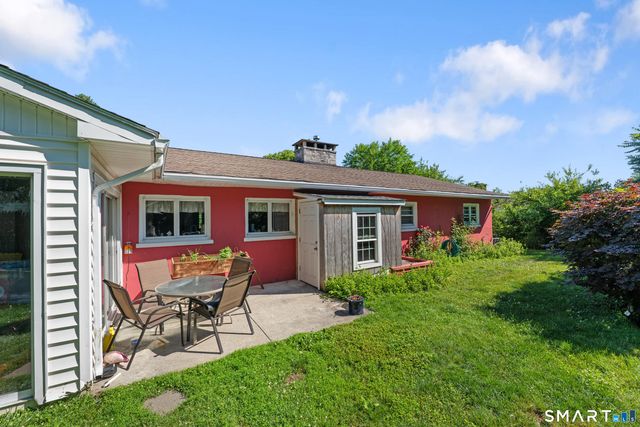 4 Francis Road, Danbury, CT 06810