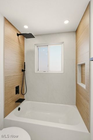 310 Saint Lawrence Boulevard, Eastlake, OH 44095