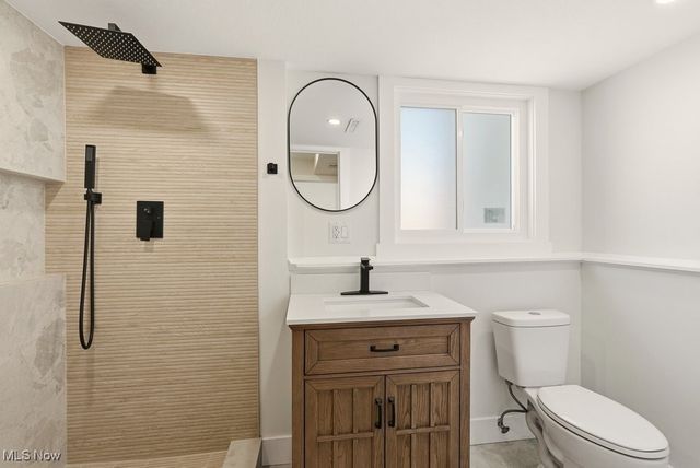 310 Saint Lawrence Boulevard, Eastlake, OH 44095