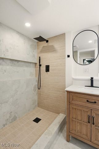 310 Saint Lawrence Boulevard, Eastlake, OH 44095