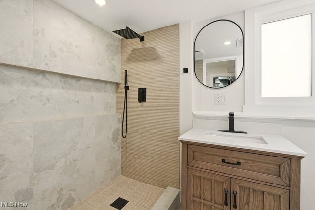 310 Saint Lawrence Boulevard, Eastlake, OH 44095