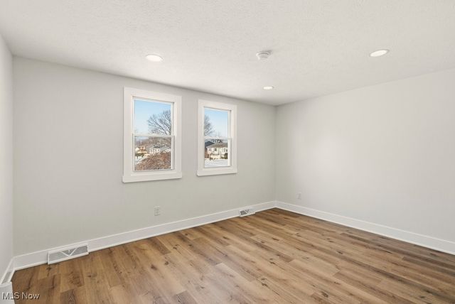 310 Saint Lawrence Boulevard, Eastlake, OH 44095