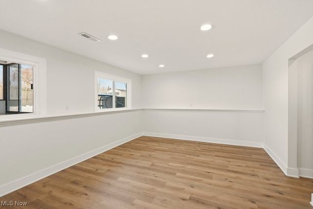 310 Saint Lawrence Boulevard, Eastlake, OH 44095