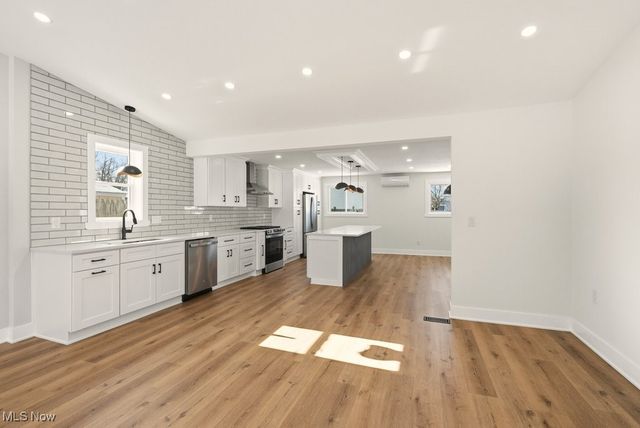 310 Saint Lawrence Boulevard, Eastlake, OH 44095