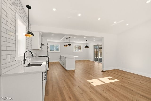 310 Saint Lawrence Boulevard, Eastlake, OH 44095