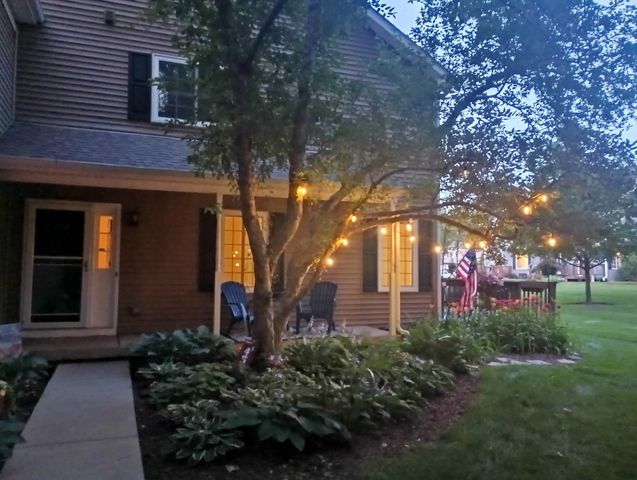453 Village Creek Drive 453, Lake In The Hills, IL 60156