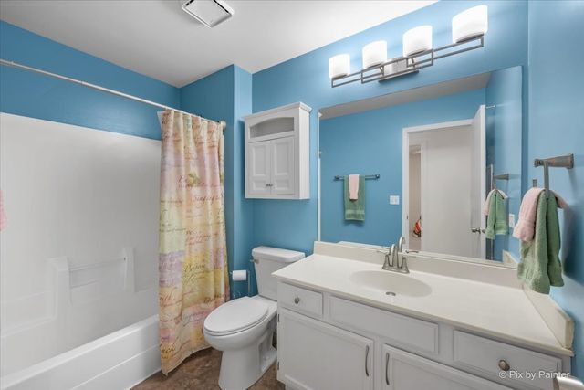 453 Village Creek Drive 453, Lake In The Hills, IL 60156