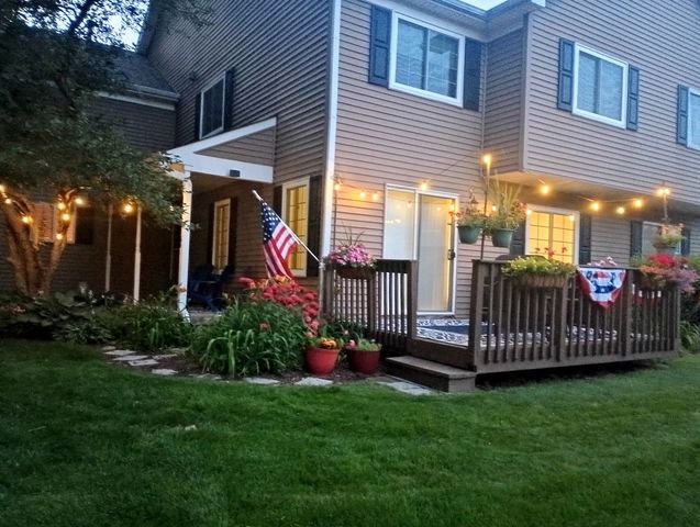 453 Village Creek Drive 453, Lake In The Hills, IL 60156