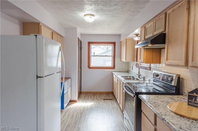 1177 Neptune Avenue, Akron, OH 44301