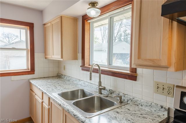 1177 Neptune Avenue, Akron, OH 44301