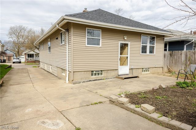 1177 Neptune Avenue, Akron, OH 44301