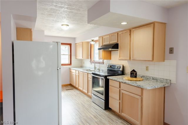 1177 Neptune Avenue, Akron, OH 44301