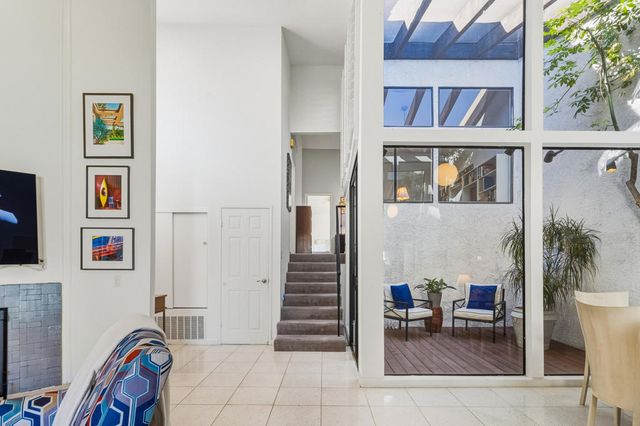 466 E Calle Begonia, Palm Springs, CA 92262