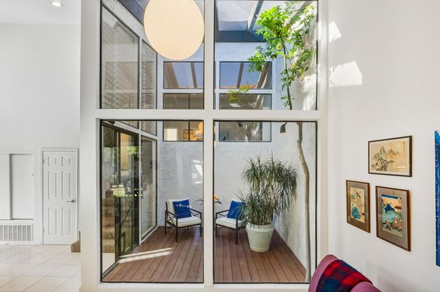 466 E Calle Begonia, Palm Springs, CA 92262