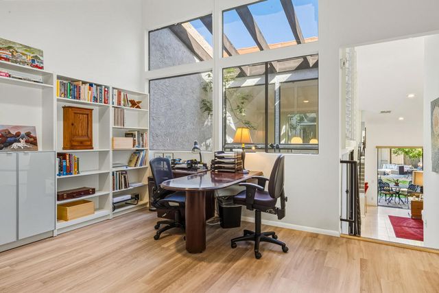 466 E Calle Begonia, Palm Springs, CA 92262