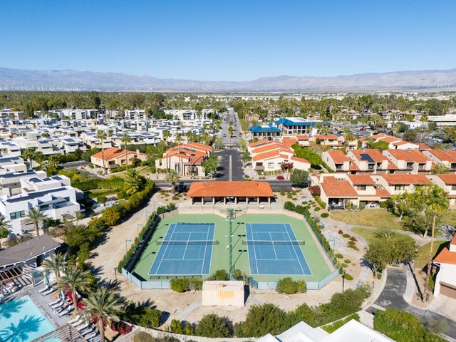 466 E Calle Begonia, Palm Springs, CA 92262