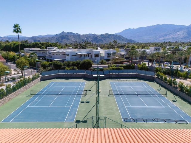 466 E Calle Begonia, Palm Springs, CA 92262