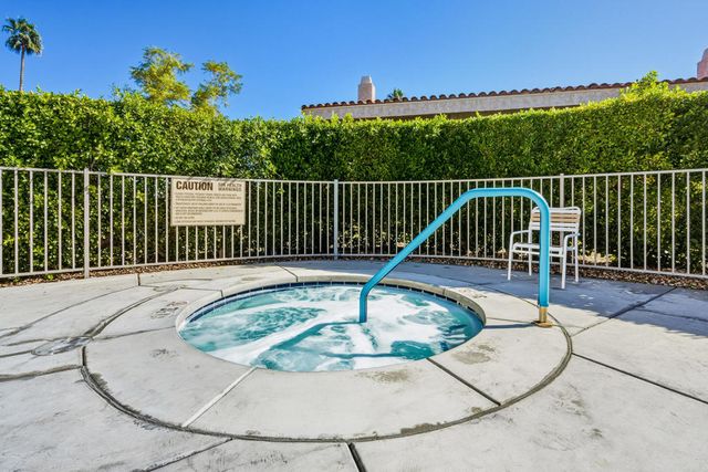 466 E Calle Begonia, Palm Springs, CA 92262