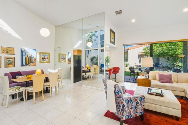 466 E Calle Begonia, Palm Springs, CA 92262