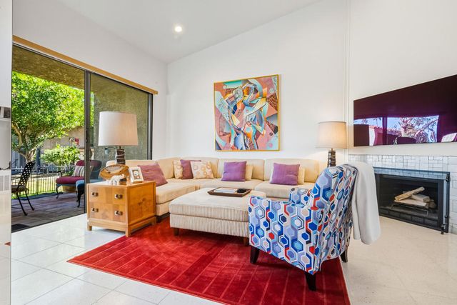 466 E Calle Begonia, Palm Springs, CA 92262