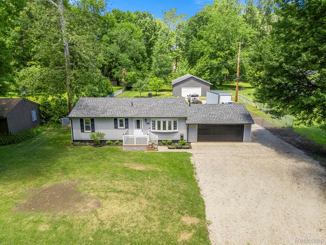 38530 Superior Street, Romulus, MI 48174