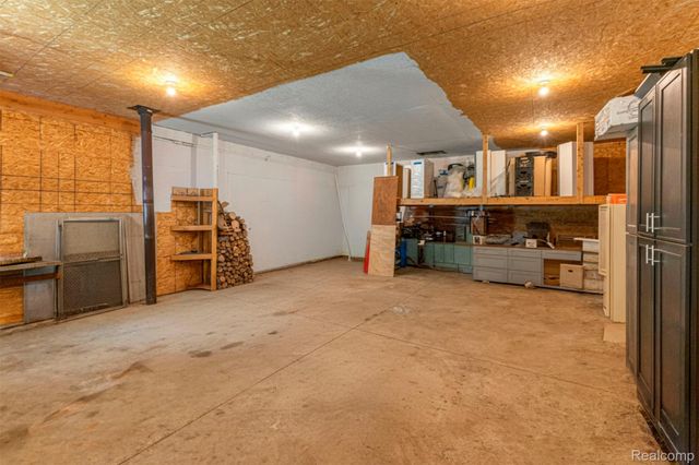 38530 Superior Street, Romulus, MI 48174